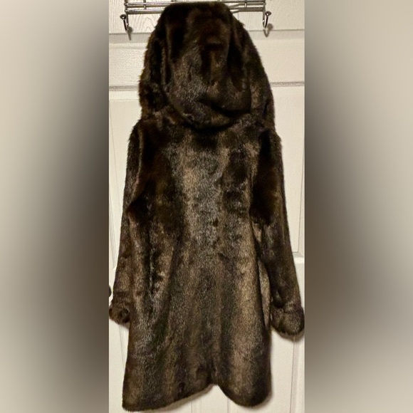 *Vintage* Donnybrook Brand FauxFur Long Hooded Coat Color Dark Brown Size Medium - Picture 4 of 14